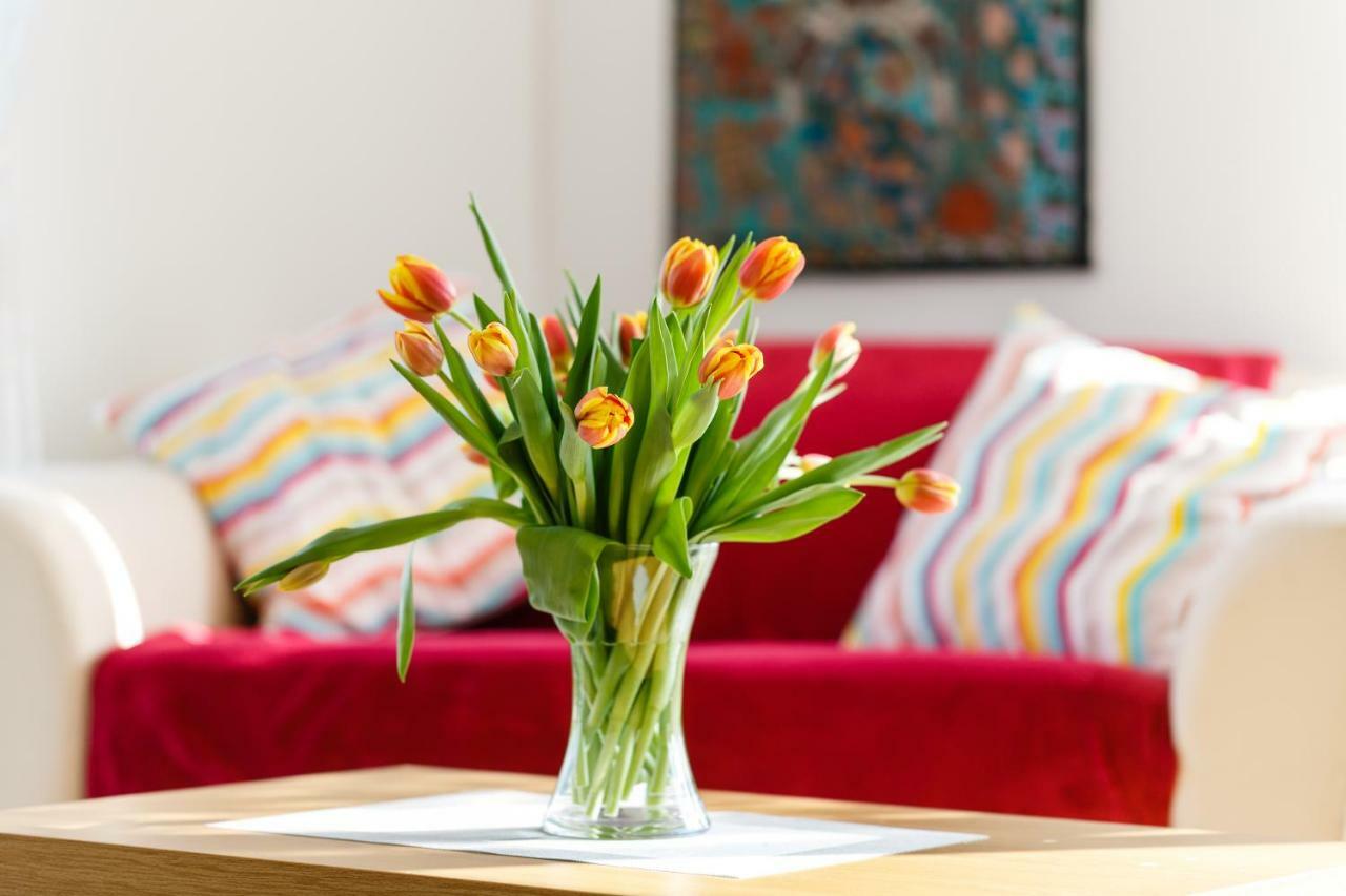 Contemporary Trumpington Apartment With Self Check-In ,Free On-Site Parking, Terrace, Super Fast Wifi & 5 Mins Drive To Papworth & Addenbrookes Hospitals Cambridge  Buitenkant foto