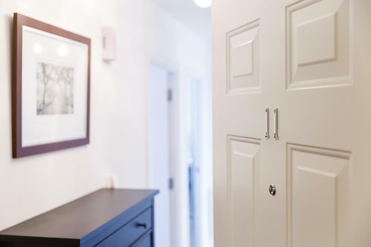 Contemporary Trumpington Apartment With Self Check-In ,Free On-Site Parking, Terrace, Super Fast Wifi & 5 Mins Drive To Papworth & Addenbrookes Hospitals Cambridge  Buitenkant foto